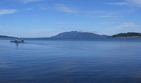 Sea Kayaking Vancouver Island, BC photo at GoNorthwest.com.