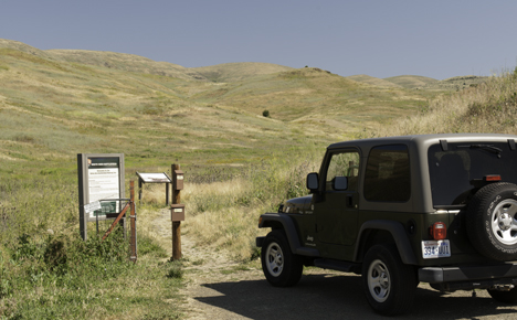 Jeep-in-WhiteBird