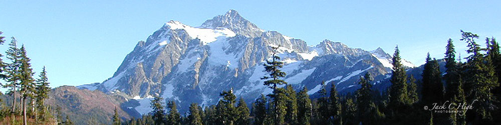 Scenic view of Cascade mountains