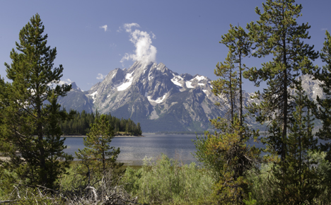 Mountain-Scene-from-Colter-Village