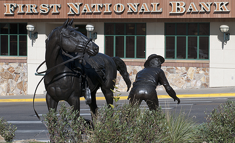 Buffalo-Statue-at-Bank